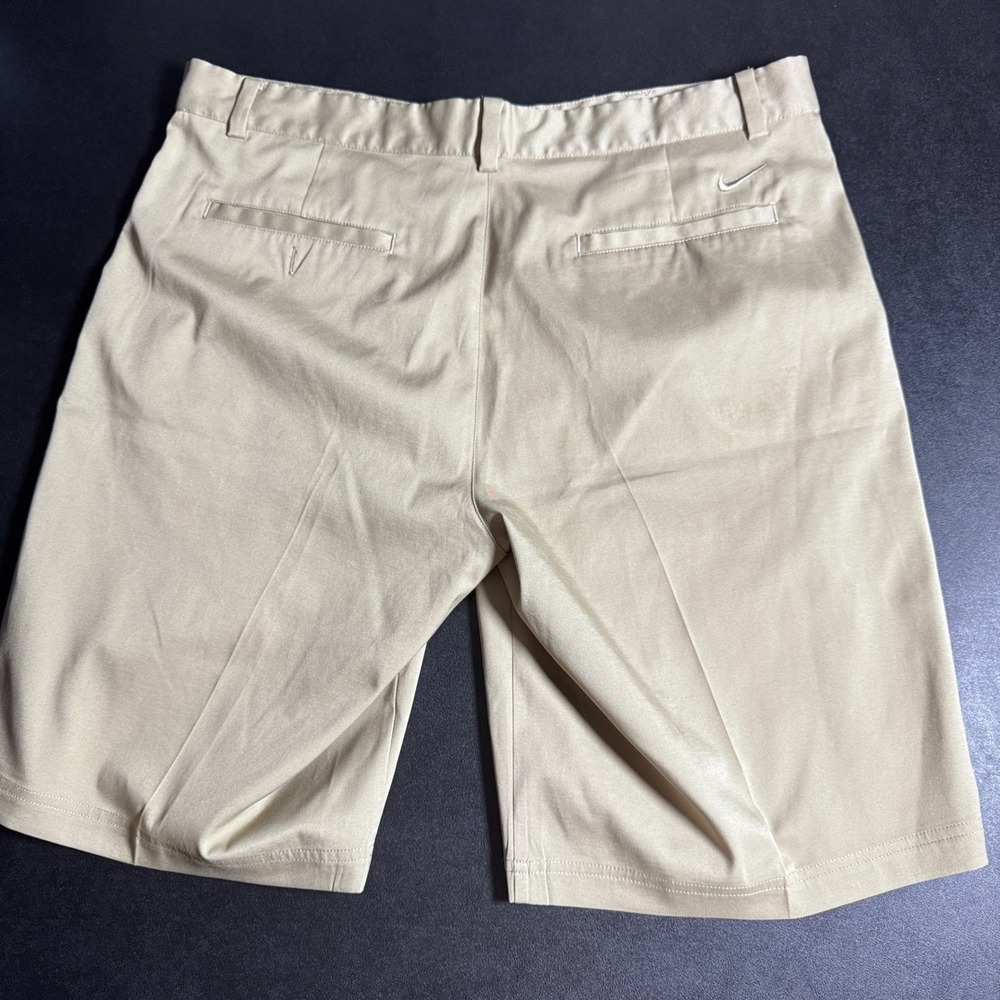 Nike Golf Shorts Mens 36 Khaki Tan Solid Dri-FIT Standard Fit Flat Front